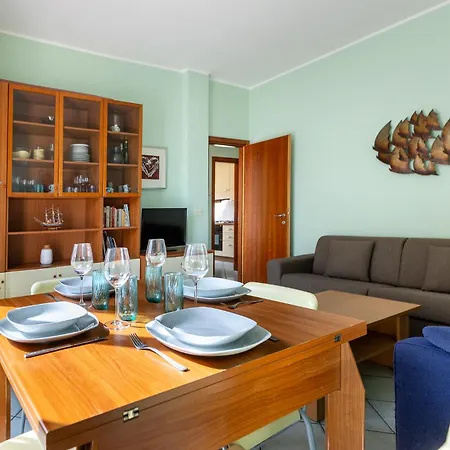 Hostdomus - Submarine * Alassio